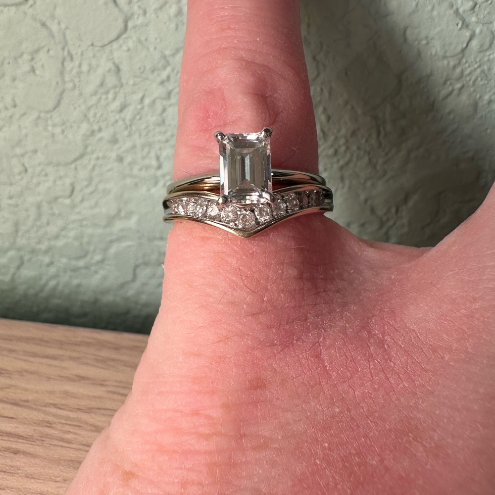 Diamond Chevron Ring- 10K Gold - Picture 13 of 13